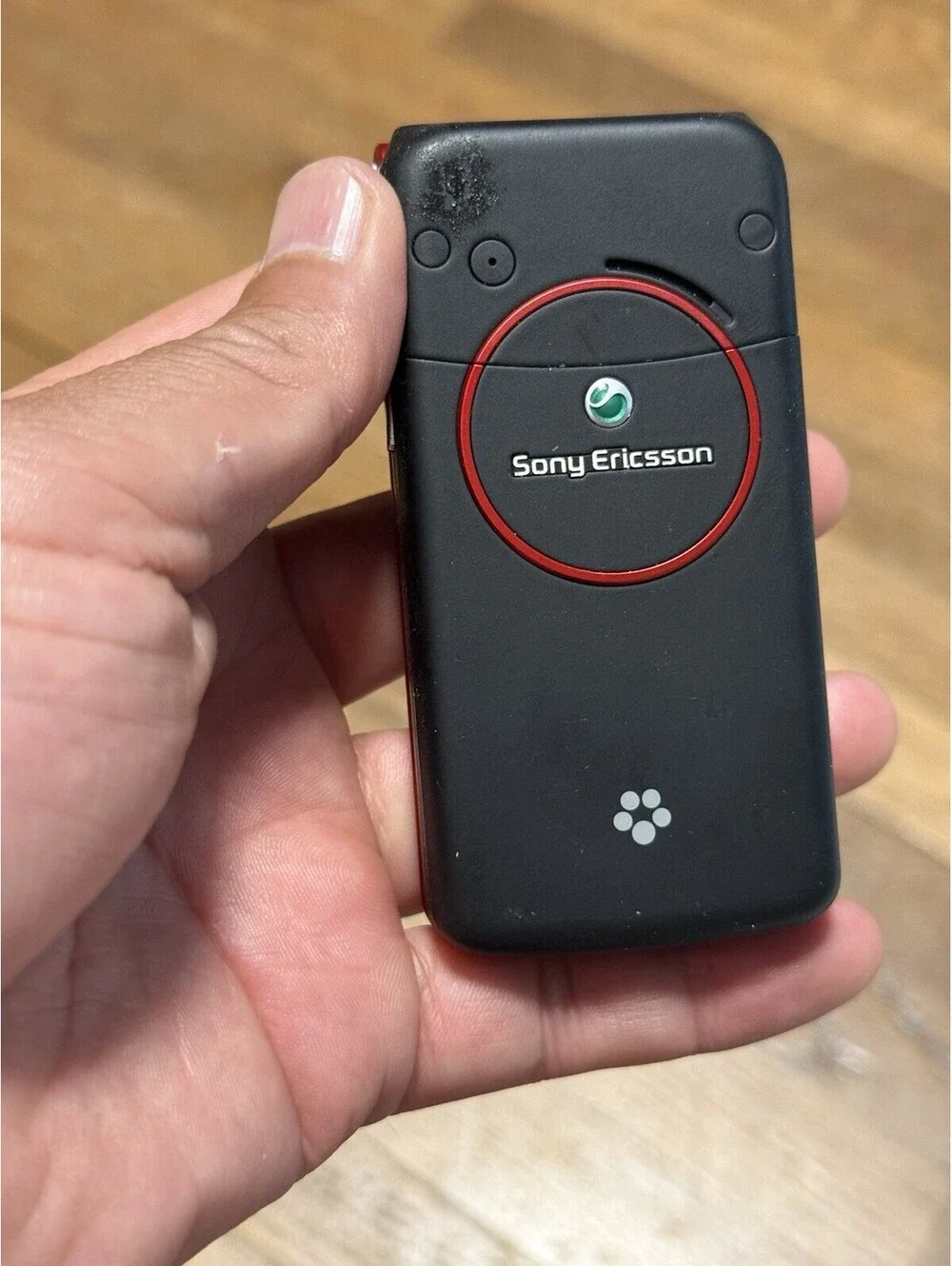 Sony Ericsson TM506 - Red ( T-Mobile ) Flip Phone ( Not Working ) No Power